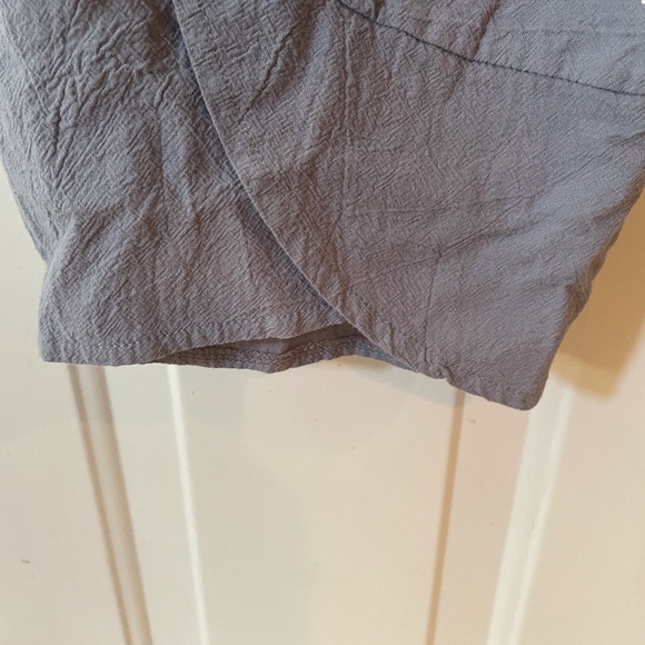 Carmisa tulip hem capris w/ butterflies - Picture 4 of 8